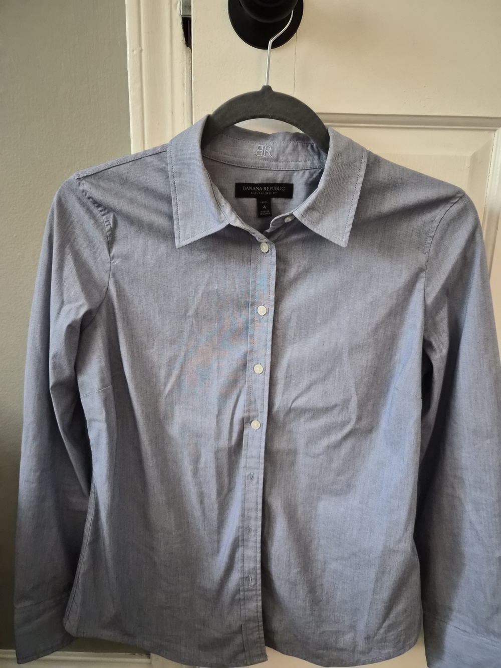 Banana Republic Women’s Light Blue Button-Down Shirt